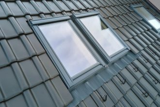 conseils pour bien choisir et installer une Fenêtre de toit petite taille